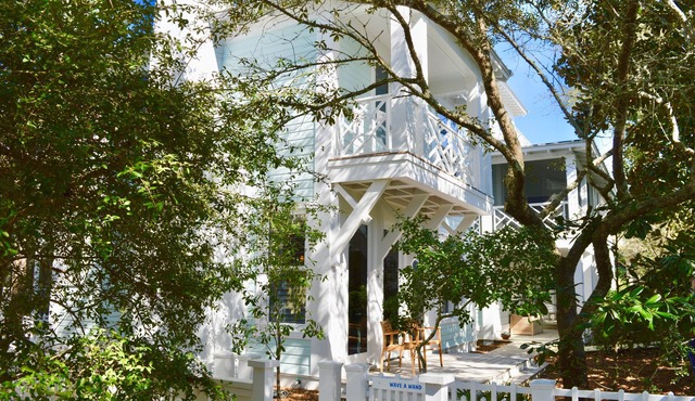 3 Houses To Beach in Seaside, FL! Modern New Large Guest Cottage + 2 Bikes!