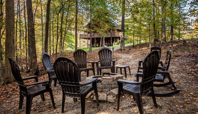 3 Irish Sons, 4BR, 3 BA Log Cabin in the woods.