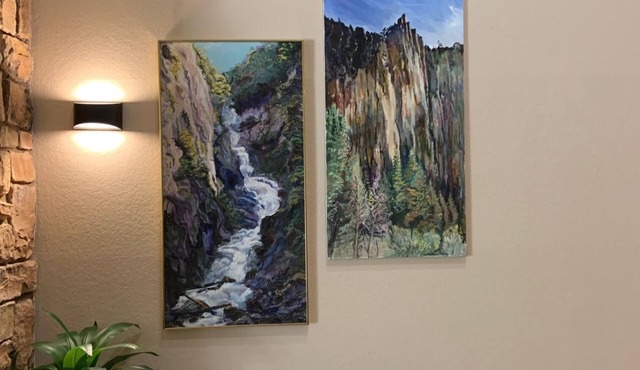 3-King bedrooms Townhouse in the AVCC in Palmdale CA