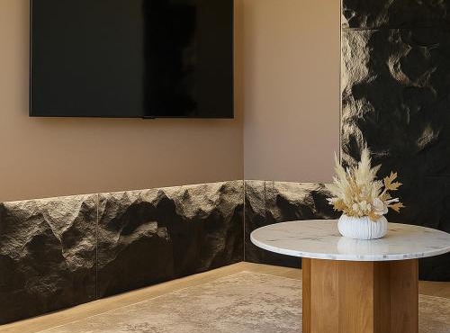 3 KING Beds Free parking Central Place