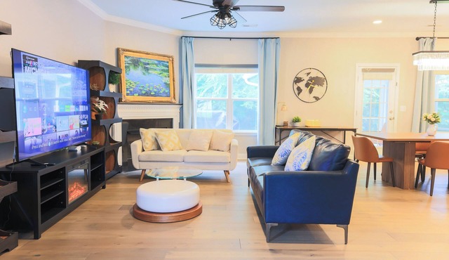 3 King Beds -Game Room- Crib-Grill-Fenced Yard