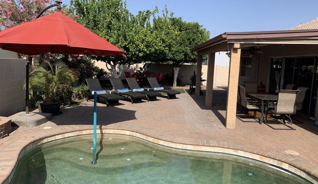 3 King Beds, Heated Pool!