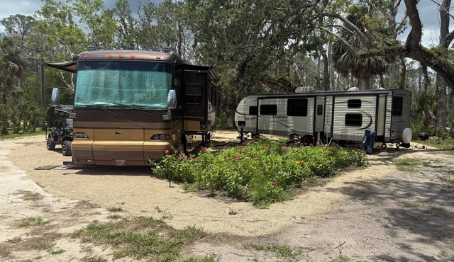3 large RV sites with awesome lake for FUN and scallop season memories!