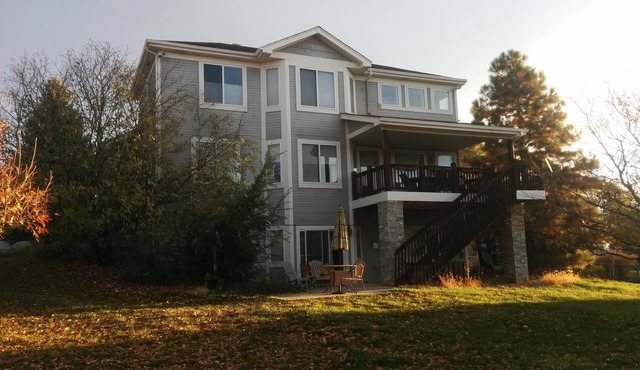3-level Home On Golf Course 10 Min. From Boulder/25 Min. From Denver