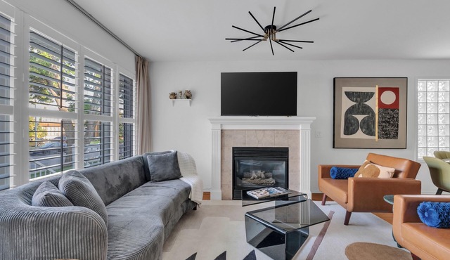 3-level Residence - 8 min Downton