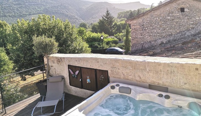 3* listed house Grand spa- Views- Gorges du Toulourenc in authentic Provence