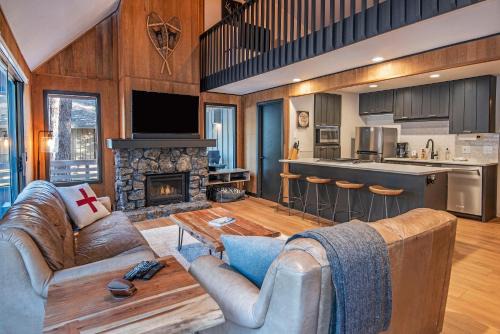 3 Little Court - Meredith Lodging