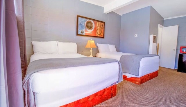 3 Lodgings for Group-Stay near Britt Park Trails + Complimentary Free Parking