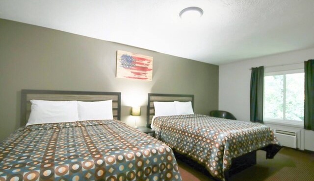 3 Lodgings Queen Stay near Near Hwy 34 | Easy Commute | Free Parking