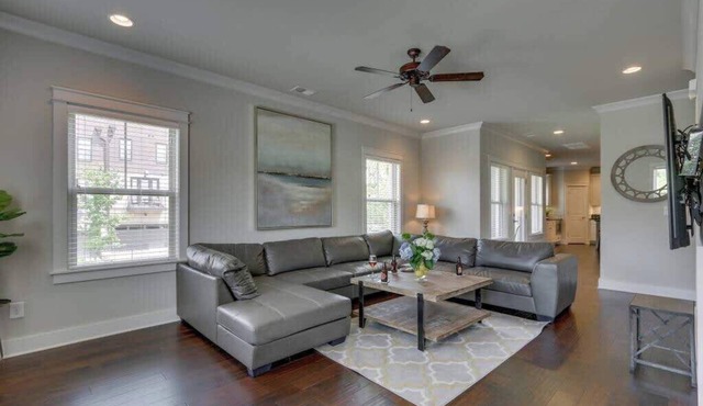 3 Luxury Belmont Homes Near Vandy w/11 King Beds | 6 Living Rooms & Workspaces | Sleep 34 in Walkable Location to 12 South, Edgehill & Hillsboro Village | Ideal for Groups, Families & Gatherings | 24/7 Hospitality