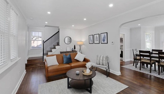 3 Lvl Rosslyn Gem-Walk to Metro!