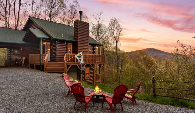 3 Master Suites - Long Mountain Views Every Room - Gated - Fire Pit - Fire Place