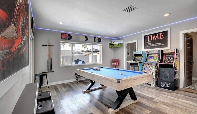 3 Master Suites Theater Game Room Near Old Townnn