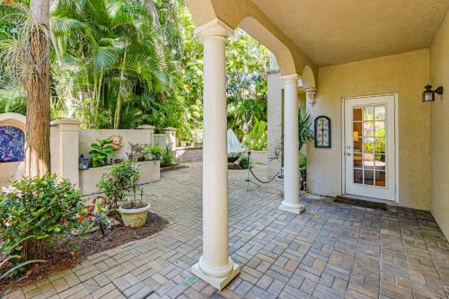 3 Mi to 5th Ave South Quiet Getaway with Garden