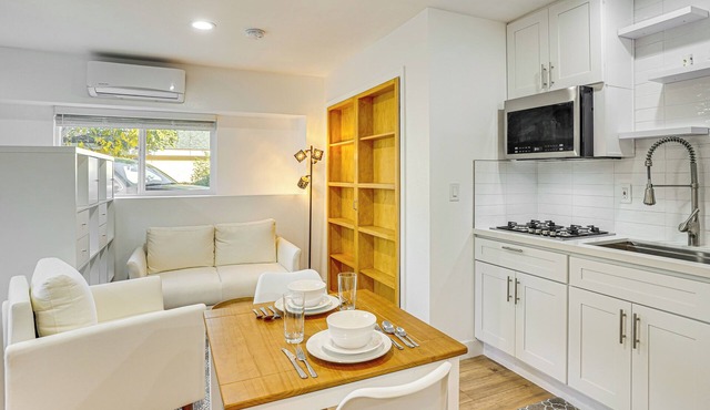 3 Mi to Angel Stadium: Cozy Studio w/Patio!