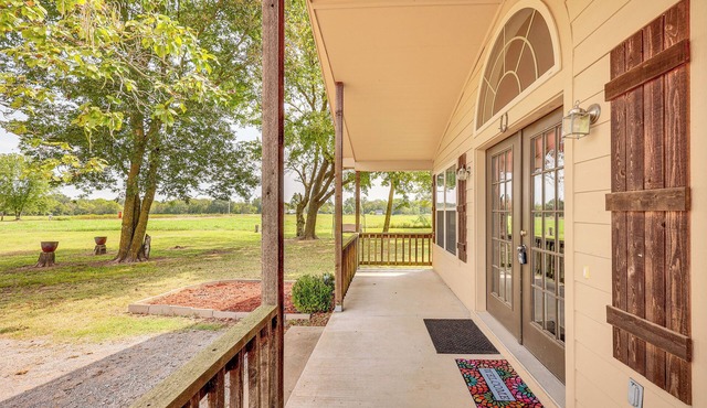 3 Mi to Arkansas River: Rural Family Home w/Yard