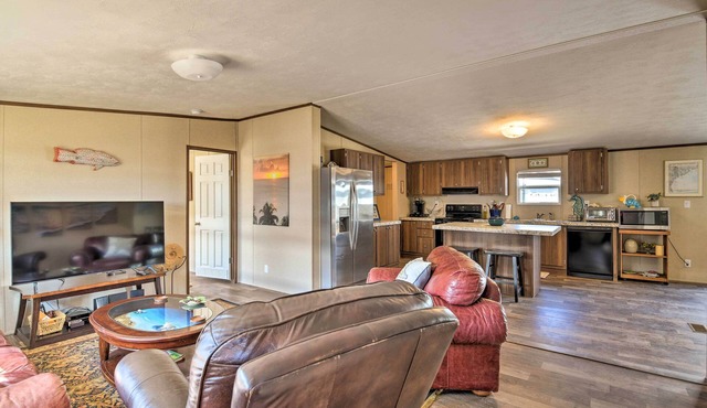 3 Mi to Beach: Home w/Deck in Port O'Connor!