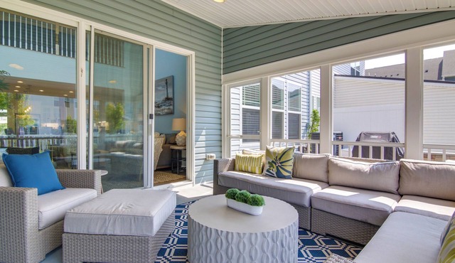 3 Mi to Bethany Beach: Townhome w/Fire Pit