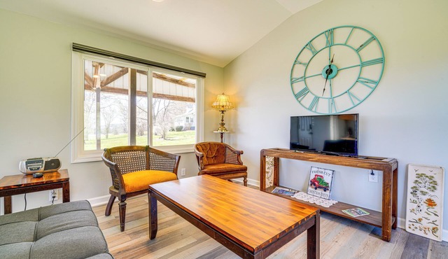 3 Mi to Caesars Casino: Indiana Retreat w/ Patio!