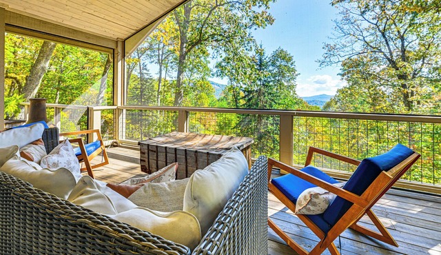 3 Mi to Crossroads: Mtn-View Cottage in Cashiers