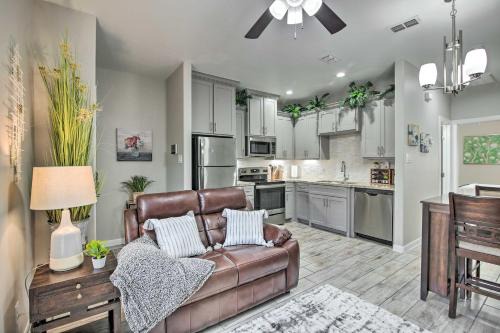3 Mi to Downtown Relaxing Stay in Edinburg Apt!