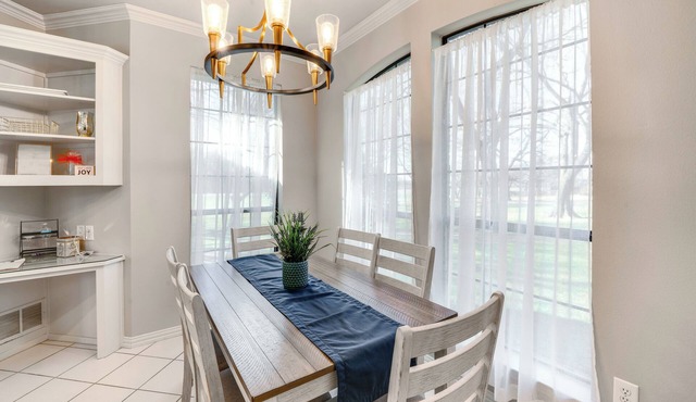 ~ 3 Mi to Dtwn: Aubrey Vacation Rental w/Patio!