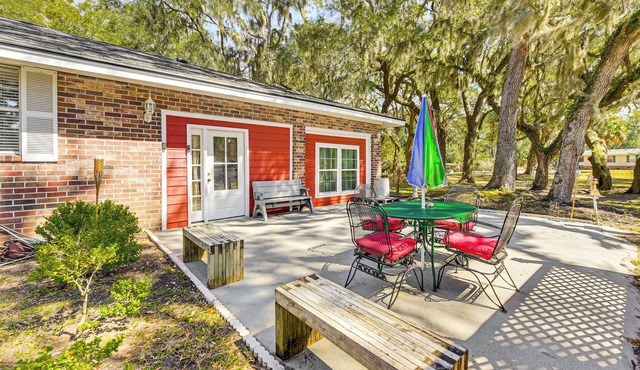 3 Mi to Dtwn Beaufort: Quiet Family Home w/Yard