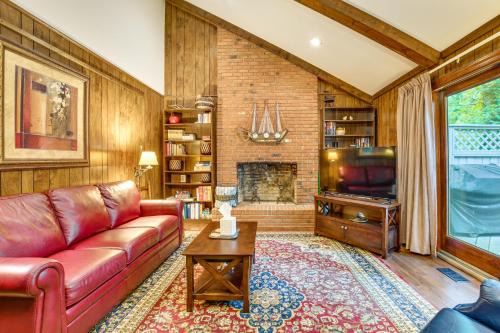 3 Mi to Dtwn Cary! Spacious Home w/Deck & Grill
