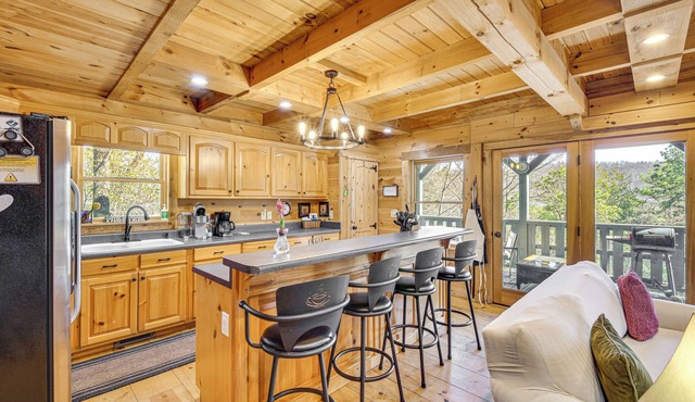 3 Mi to Dtwn Clayton: Cabin w/Trail Access!