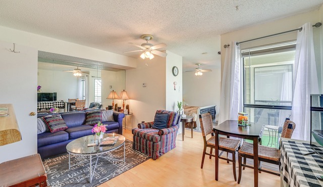 3 Mi to Dtwn Fort Worth! Condo w/Hot Tub & Pool
