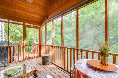 3 Mi to Dtwn Jefferson City Family Home with Deck