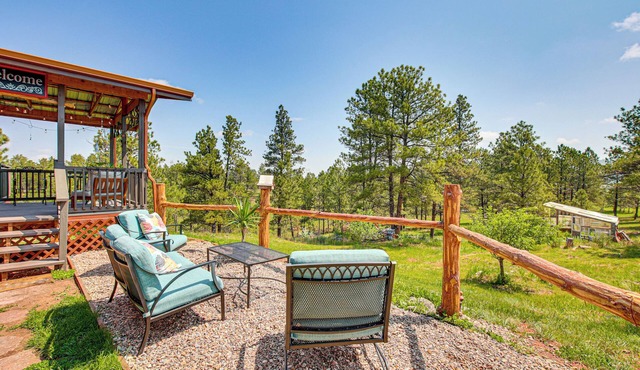 3 Mi to Dtwn: Mtn-View Retreat in Hot Springs!