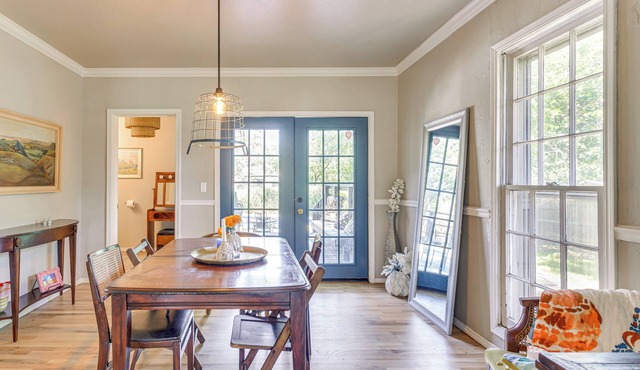 3 Mi to Dtwn Okc: Pet-friendly Paseo Gem!