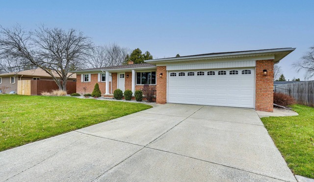 3 Mi to Dtwn Saginaw: Spacious & Updated Home!