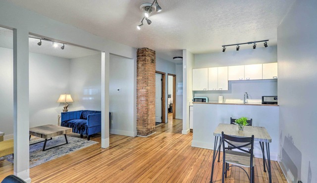 3 Mi to Dtwn: Walkable Apt in Cleveland!