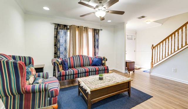 3 Mi to Dulles Airport: D.C. Area Townhome
