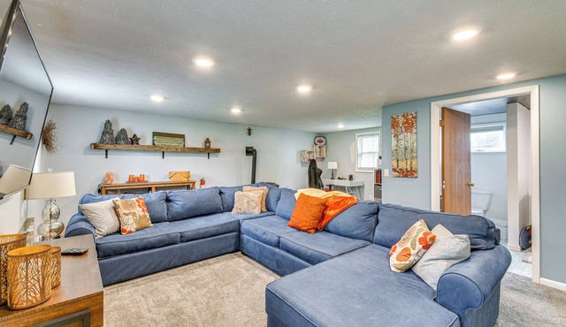 3 Mi to Erie Canal: Home w/Hot Tub in Holley!