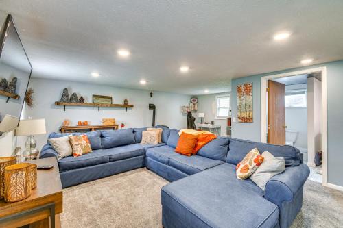 3 Mi to Erie Canal Home with Hot Tub in Holley!