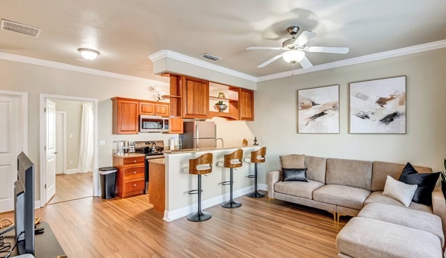 3 Mi to FSU! Pet-Friendly Townhome w/Pool Access