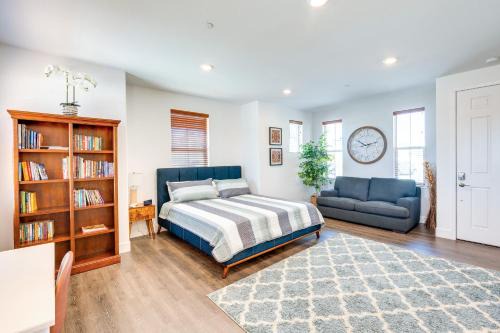 3 Mi to Golf and Shopping Cozy Roseville Studio