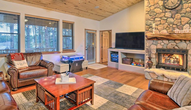 3 Mi to Golf Course: Show Low Escape w/Fire Pit