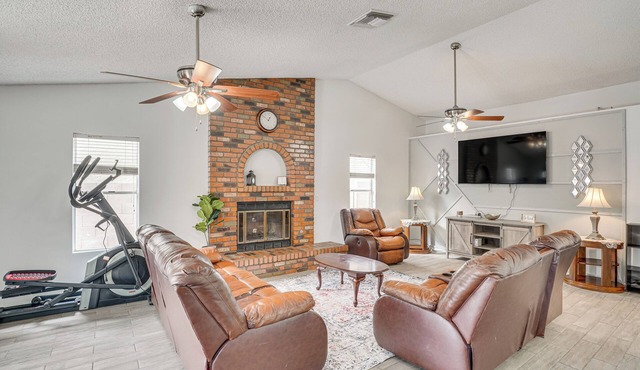 3 Mi to Golf: Tucson Home w/Private Yard & Patio!