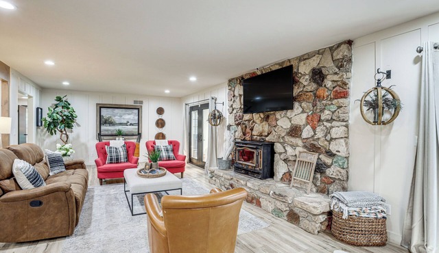 3 Mi to Golf & Wineries: Arroyo Grande Home!