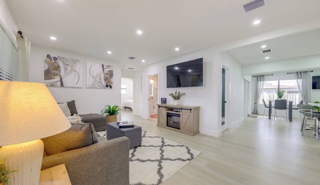 3 Mi to Hard Rock Stadium: Retreat w/Private Yard