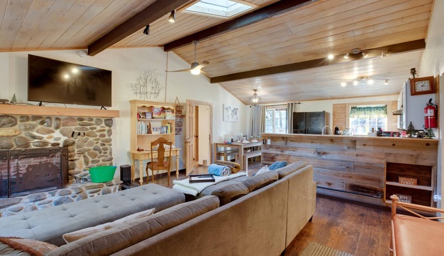 3 Mi to Heavenly Mountain Resort: Home w/Deck