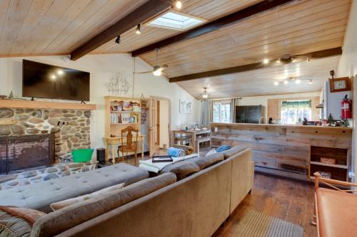 3 Mi to Heavenly Mountain Resort Home with Deck