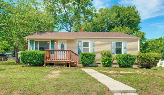 3 Mi to Historic Dtwn: Hopewell Home w/Yard