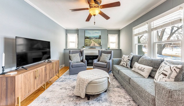 3 Mi to Hospitals: Inviting Rockford Home w/Yard!