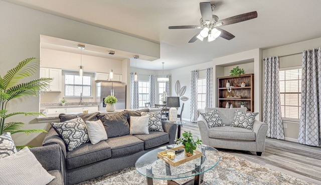 3 Mi to Hospitals: Stylish Condo in San Antonio!