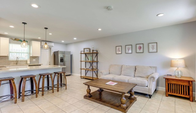< 3 Mi to Juno Beach: Coastal Townhome w/Patio!